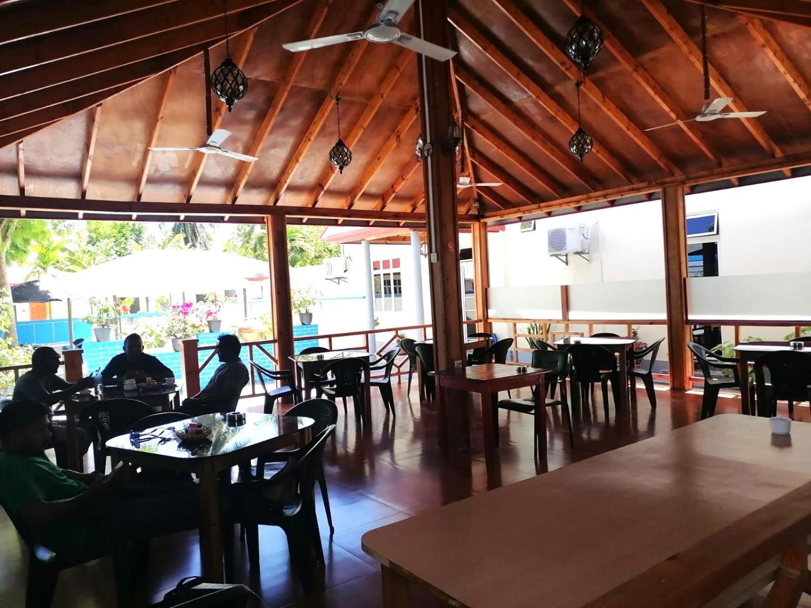 Charming Holiday Lodge- Addu Atoll Meedhoo, Maldives Ngoại thất bức ảnh