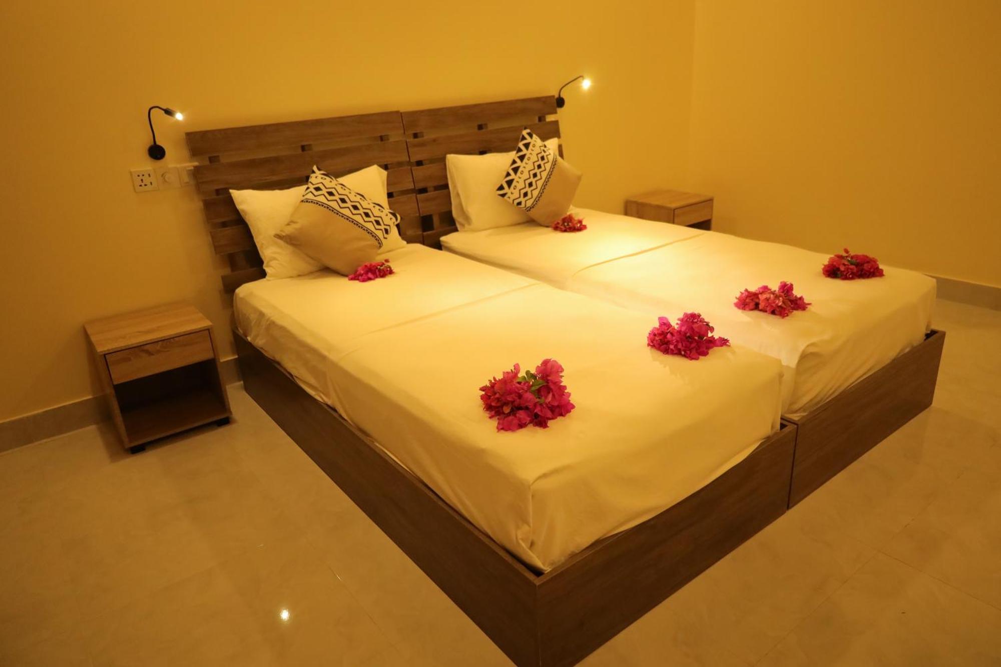 Charming Holiday Lodge- Addu Atoll Meedhoo, Maldives Ngoại thất bức ảnh