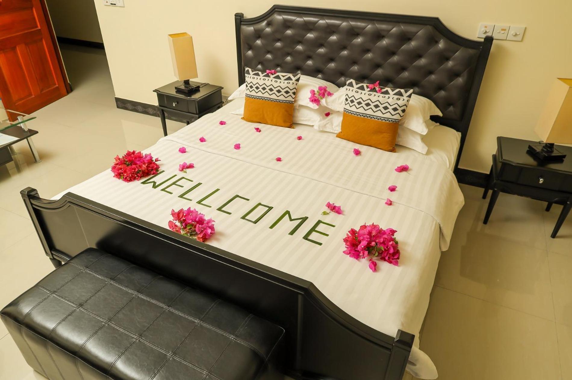 Charming Holiday Lodge- Addu Atoll Meedhoo, Maldives Ngoại thất bức ảnh